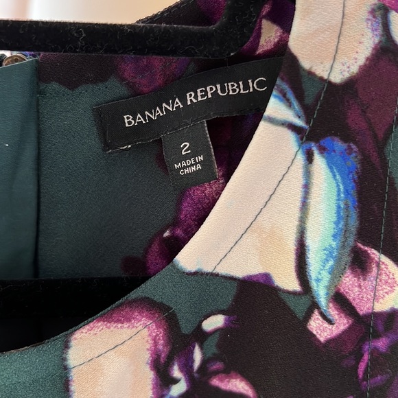 LIKE NEW! Banana Republic floral peplum dress, size 2 - Picture 3 of 7